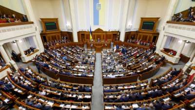 Раде начнет 2018 год с законопроекта о реинтеграции Донбасса