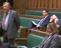 Конфуз дня: британского депутата усыпил скучный доклад