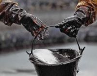 Цены на нефть упали до минимума за 8 месяцев