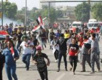 В Ираке из-за протестов ввели комендантский час